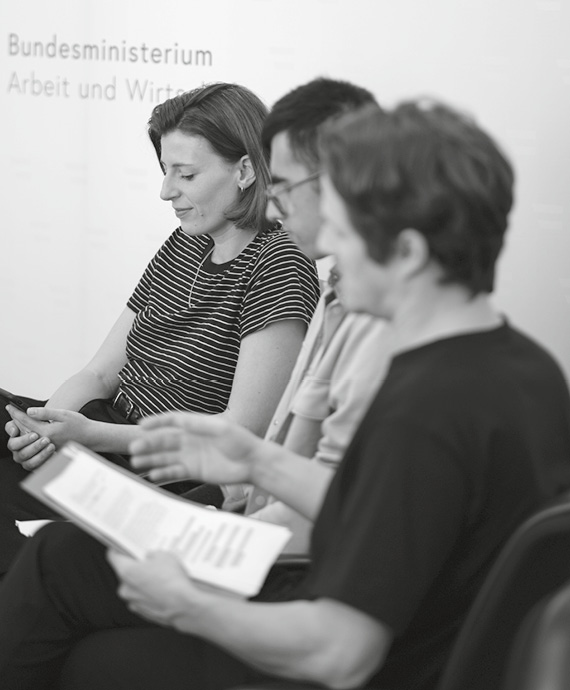 Georg Eckelsberger, Artin Madjidi und Lisa Kreutzer beim Interview mit Martin Kocher