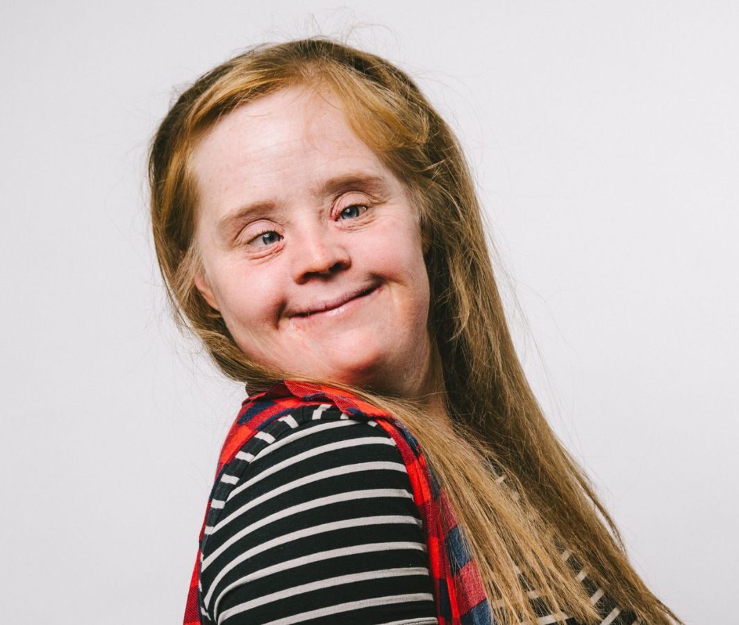 Hanna Gugler lächelt in die Kamera.