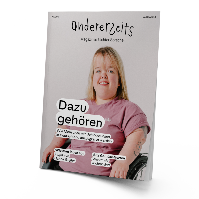 Auf dem Magazin ist eine junge Frau im Rollstuhl zu sehen. Sie hat blonde schulterlange Haare, trägt ein rosa T-Shirt und lächelt in die Kamera.