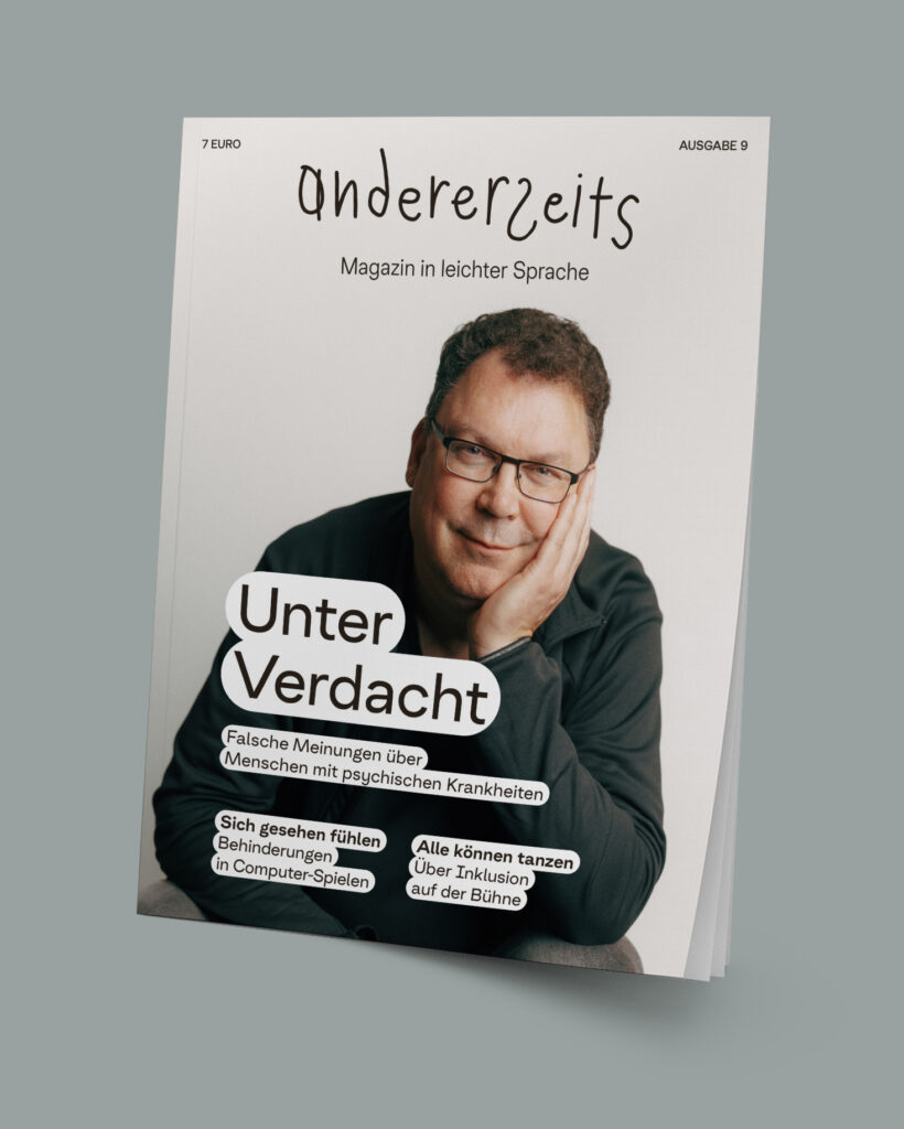 Auf dem neuen Cover des gedruckten Magazins steht groß: Unter Verdacht: Ein Man mit Brille und kurzen brauenen Haaren schaut in die Kamera.