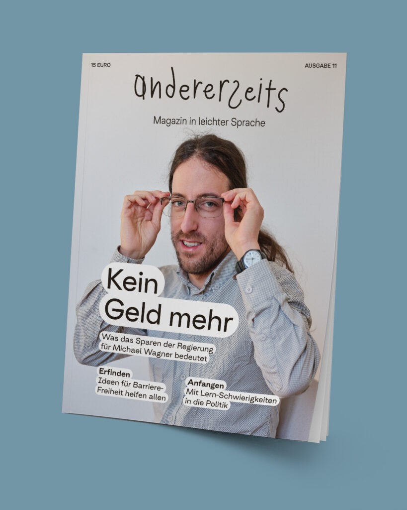 Das Cover der 11. Ausgabe zeigt einen Mann mit langen braunen Haaren, die zu einem Zopf gebunden sind. Er richtet seine Brille und svhaut dabei in die Kamera